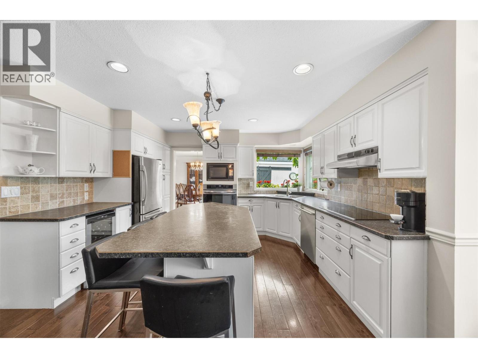 1045 Cameron Avenue, Kelowna, British Columbia  V1Y 8V4 - Photo 9 - 10389574
