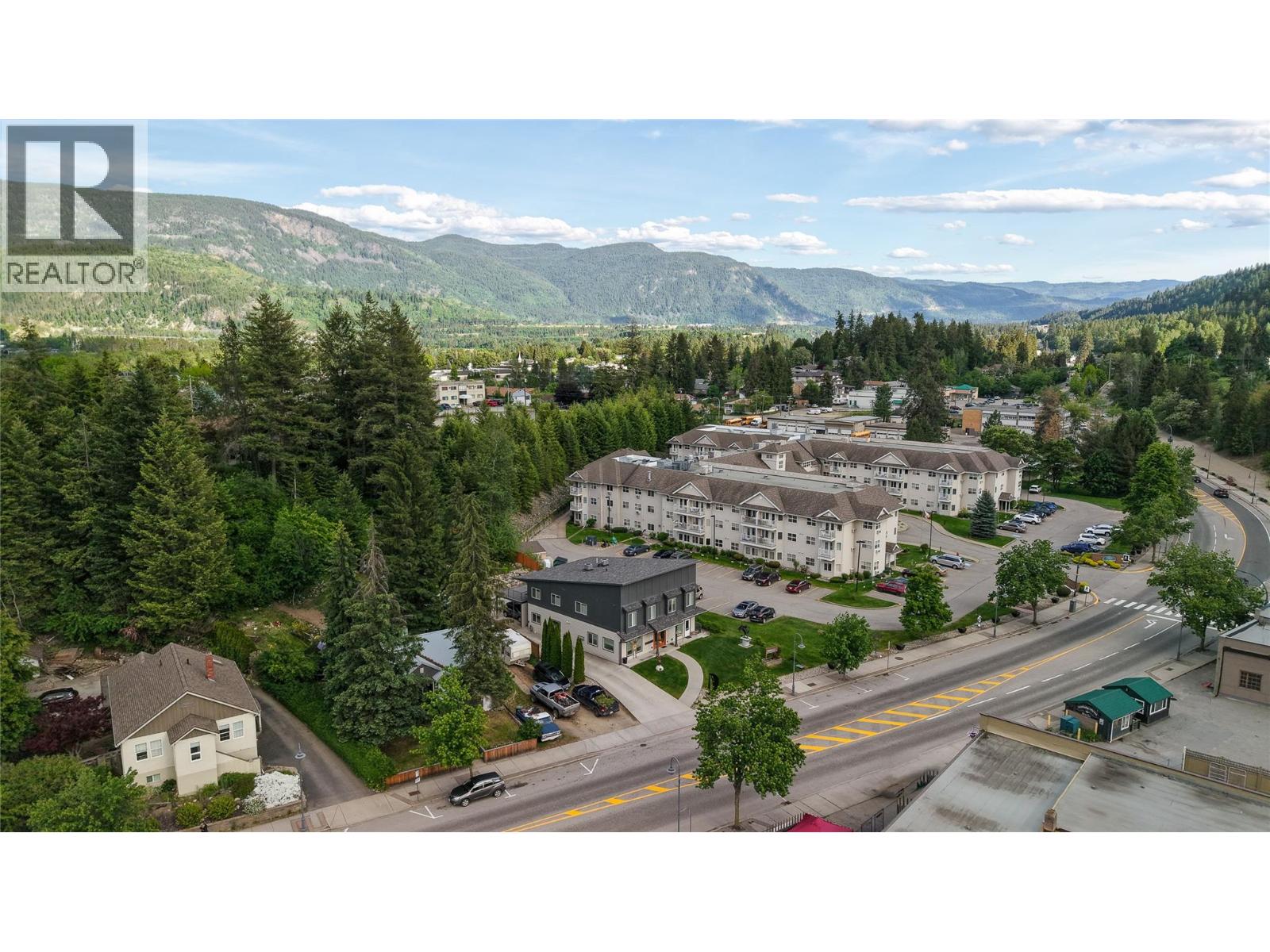 495 Columbia Street, Castlegar, British Columbia  V1N 1G8 - Photo 12 - 10388199