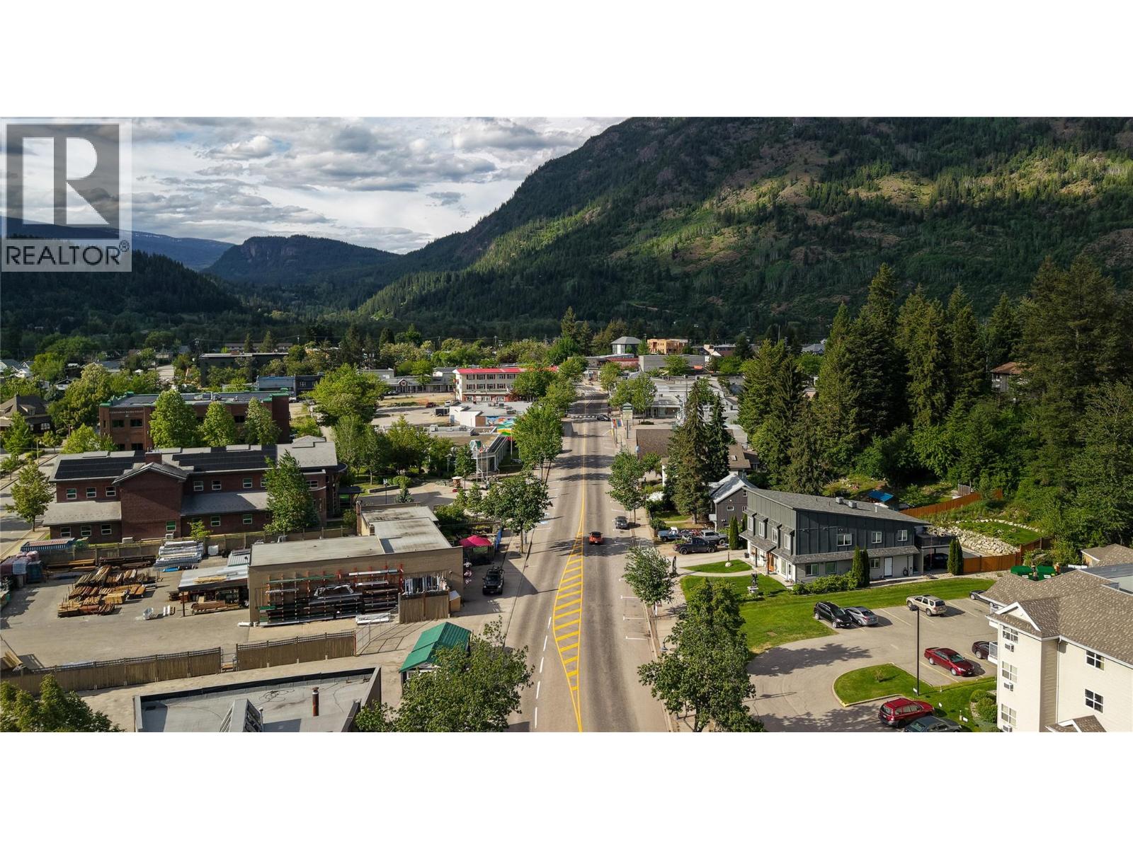 495 Columbia Street, Castlegar, British Columbia  V1N 1G8 - Photo 13 - 10388199