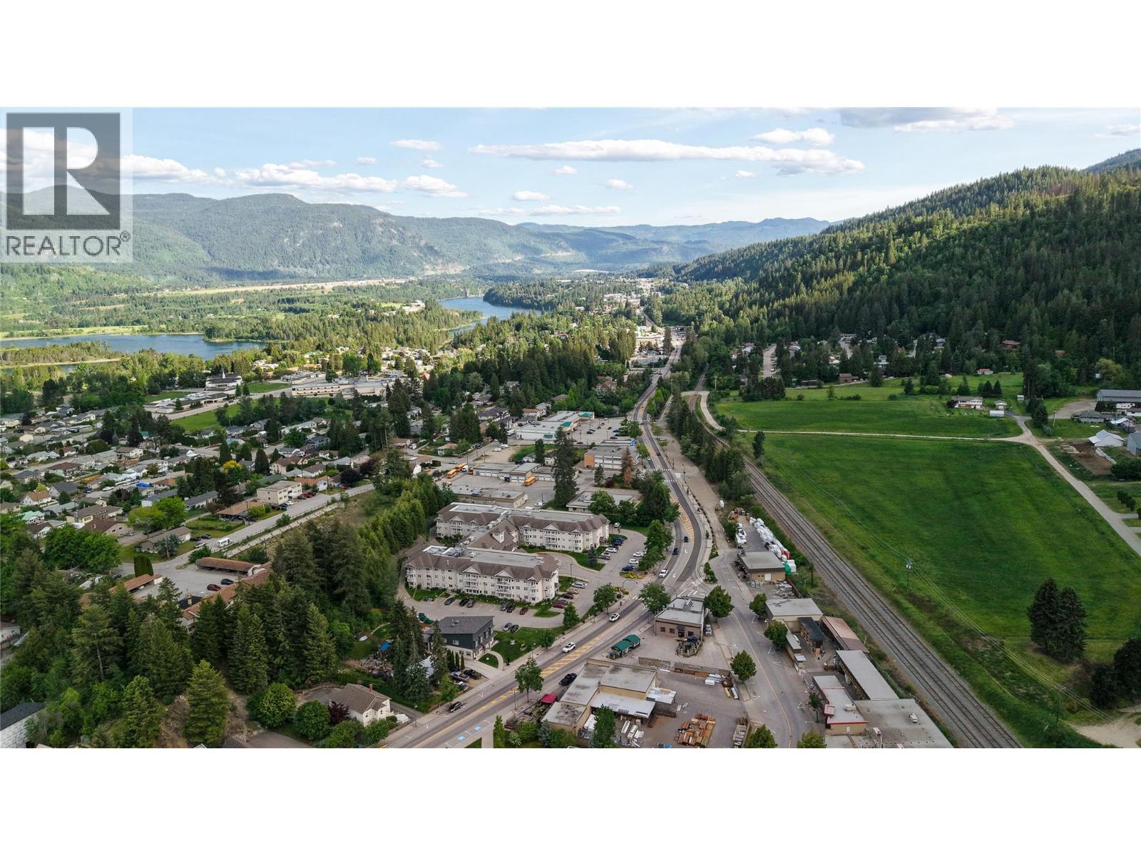 495 Columbia Street, Castlegar, British Columbia  V1N 1G8 - Photo 14 - 10388199
