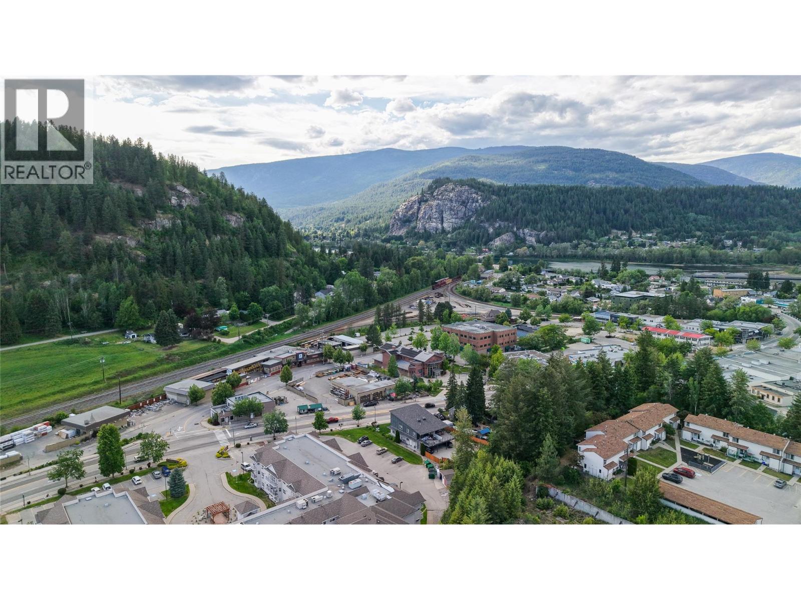 495 Columbia Street, Castlegar, British Columbia  V1N 1G8 - Photo 15 - 10388199