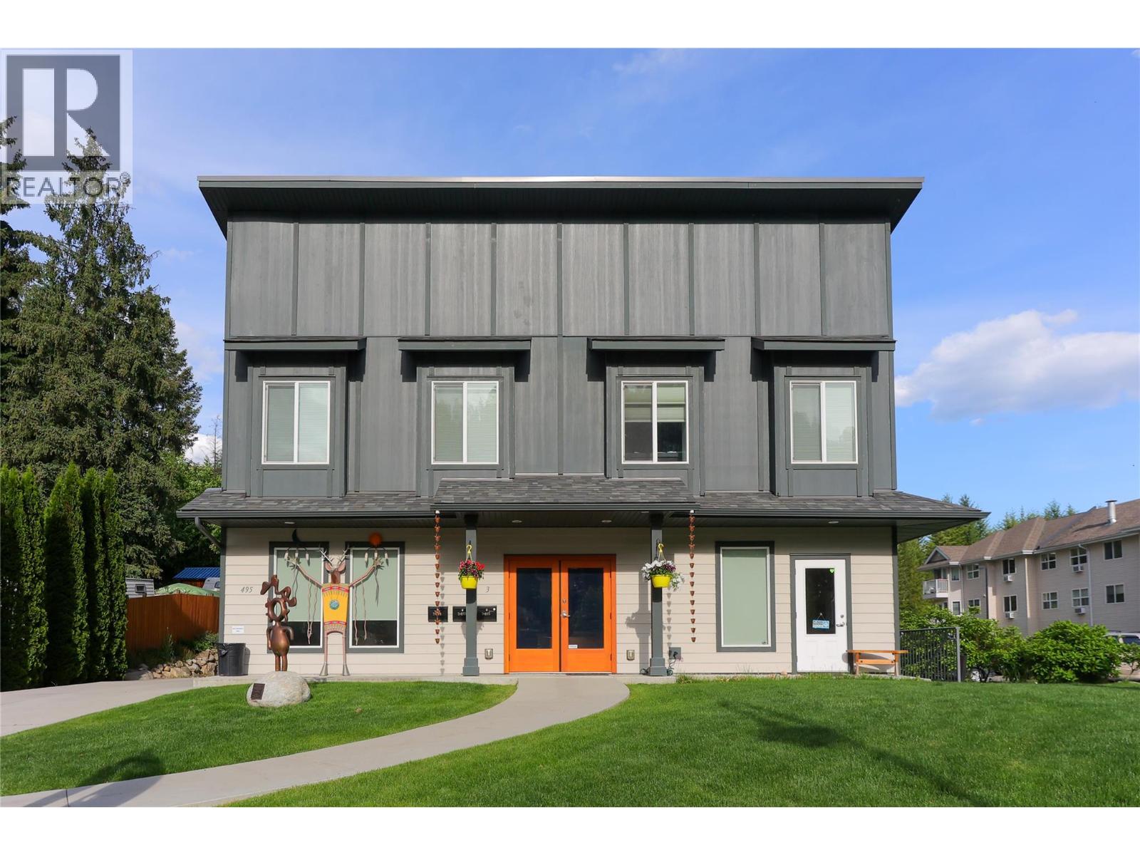 495 Columbia Street, Castlegar, British Columbia  V1N 1G8 - Photo 2 - 10388199