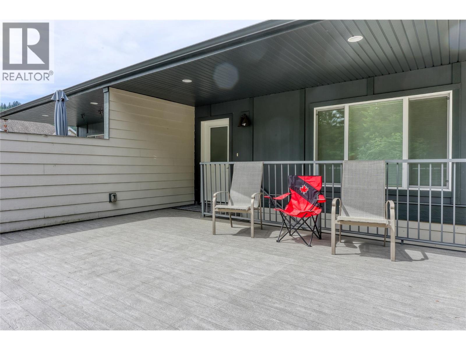495 Columbia Street, Castlegar, British Columbia  V1N 1G8 - Photo 50 - 10388199