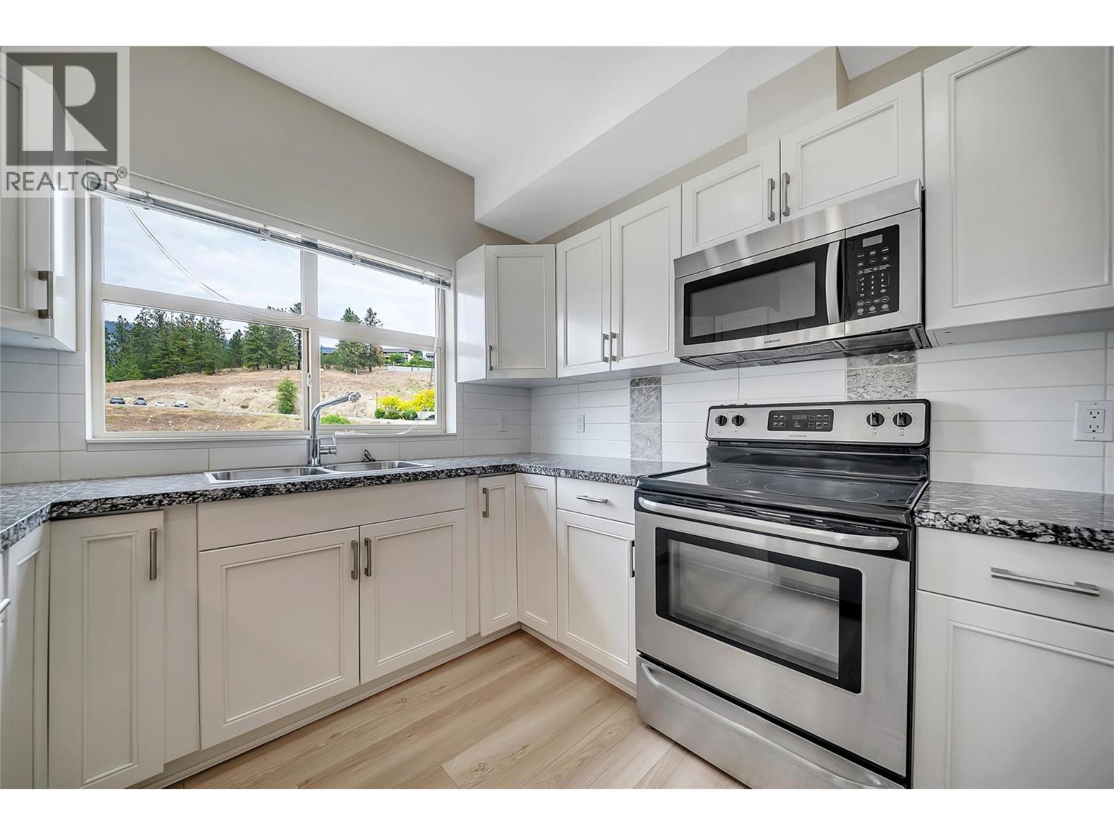 3220 Skyview Lane Unit# 409, West Kelowna, British Columbia  V4T 3J4 - Photo 4 - 10388512