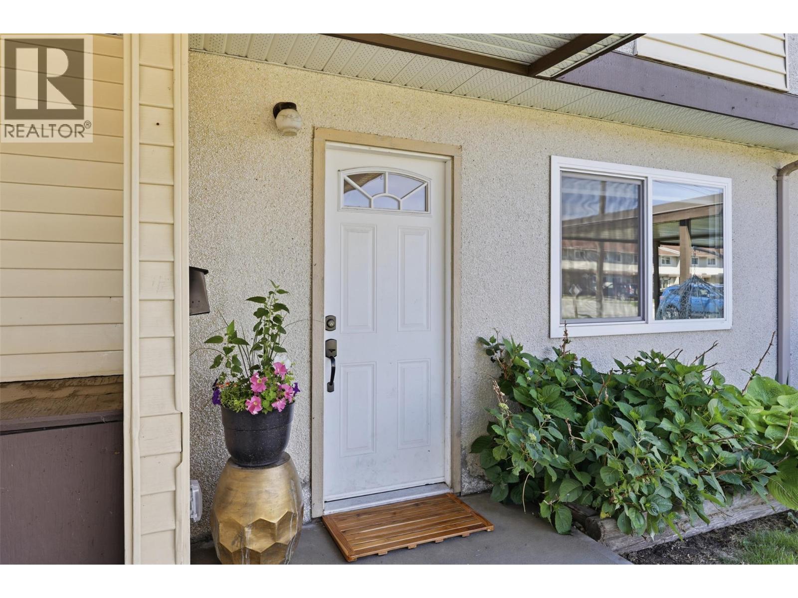 1697 Greenfield Avenue Unit# 55, Kamloops, British Columbia  V2B 4N5 - Photo 3 - 10390056