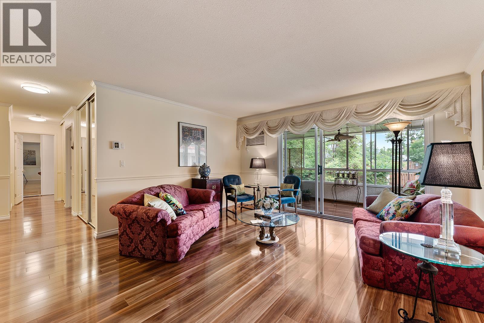 1534 Lawrence Avenue Unit# 304, Kelowna, British Columbia  V1Y 6M8 - Photo 1 - 10389833