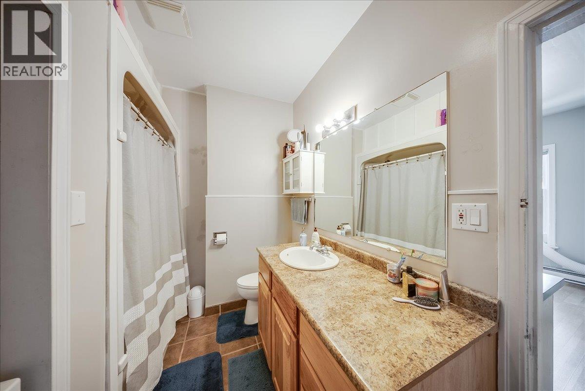 542 Spokane Street, Trail, British Columbia  V1R 3V8 - Photo 28 - 10389888