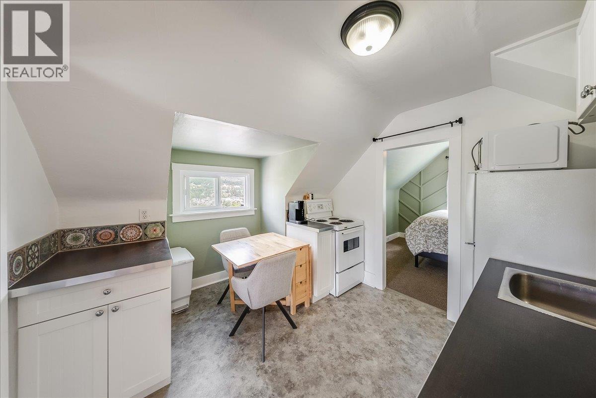 542 Spokane Street, Trail, British Columbia  V1R 3V8 - Photo 31 - 10389888