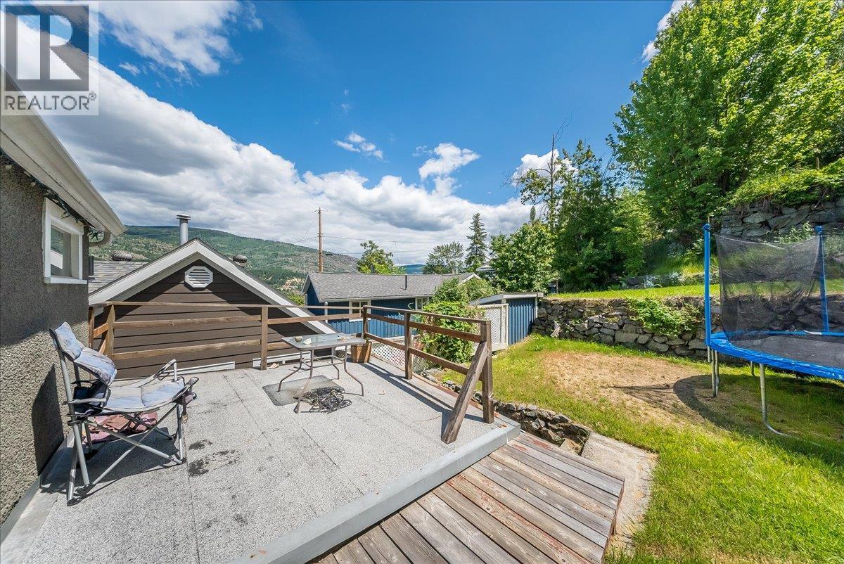 542 Spokane Street, Trail, British Columbia  V1R 3V8 - Photo 39 - 10389888