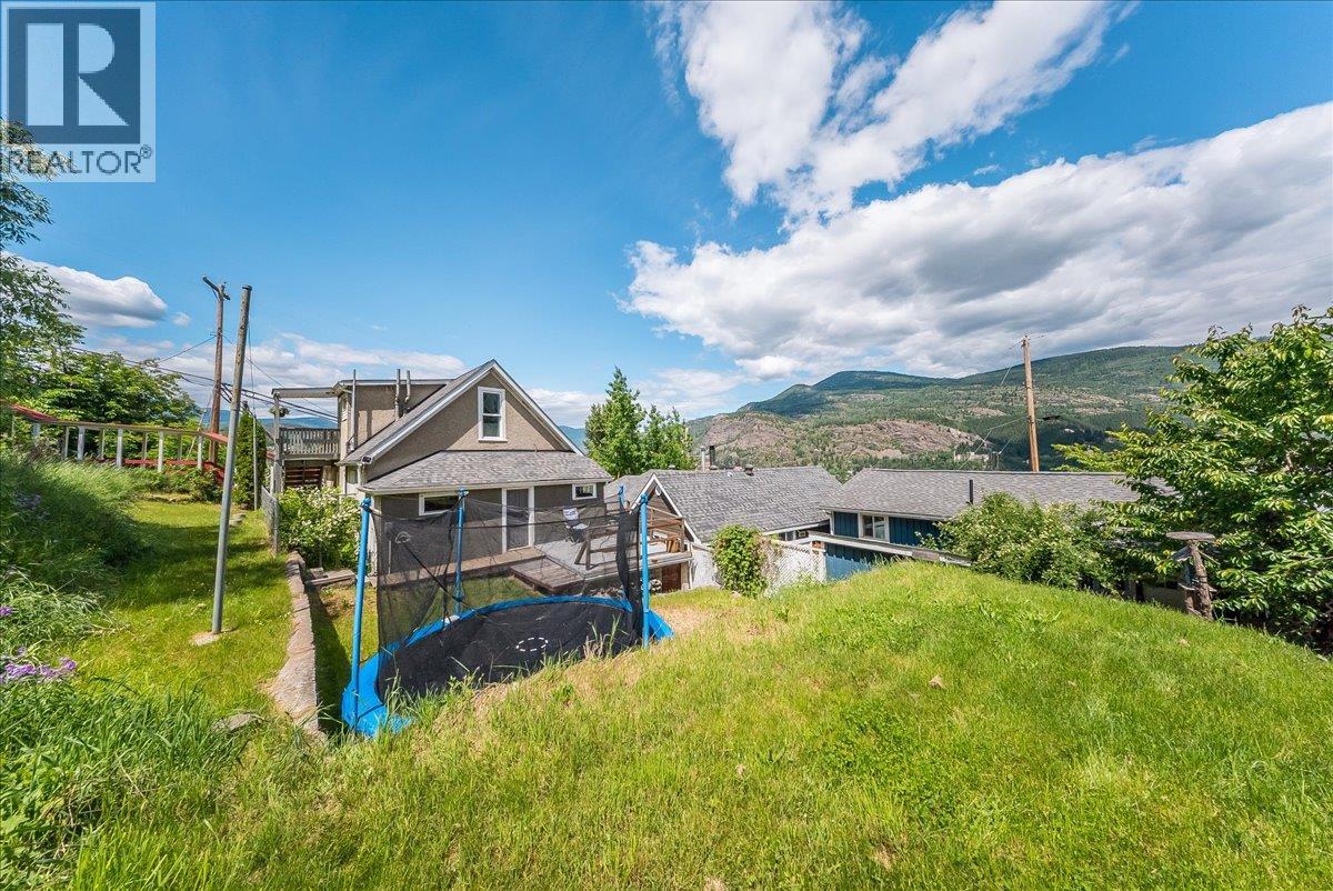 542 Spokane Street, Trail, British Columbia  V1R 3V8 - Photo 43 - 10389888