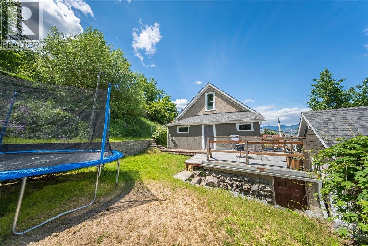 542 Spokane Street, Trail, British Columbia  V1R 3V8 - Photo 44 - 10389888