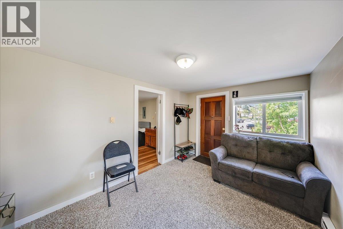 542 Spokane Street, Trail, British Columbia  V1R 3V8 - Photo 5 - 10389888