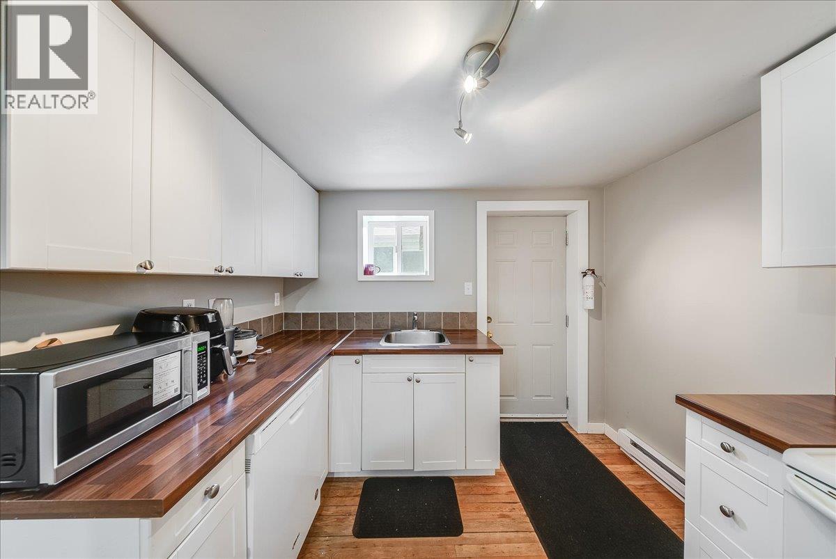 542 Spokane Street, Trail, British Columbia  V1R 3V8 - Photo 6 - 10389888
