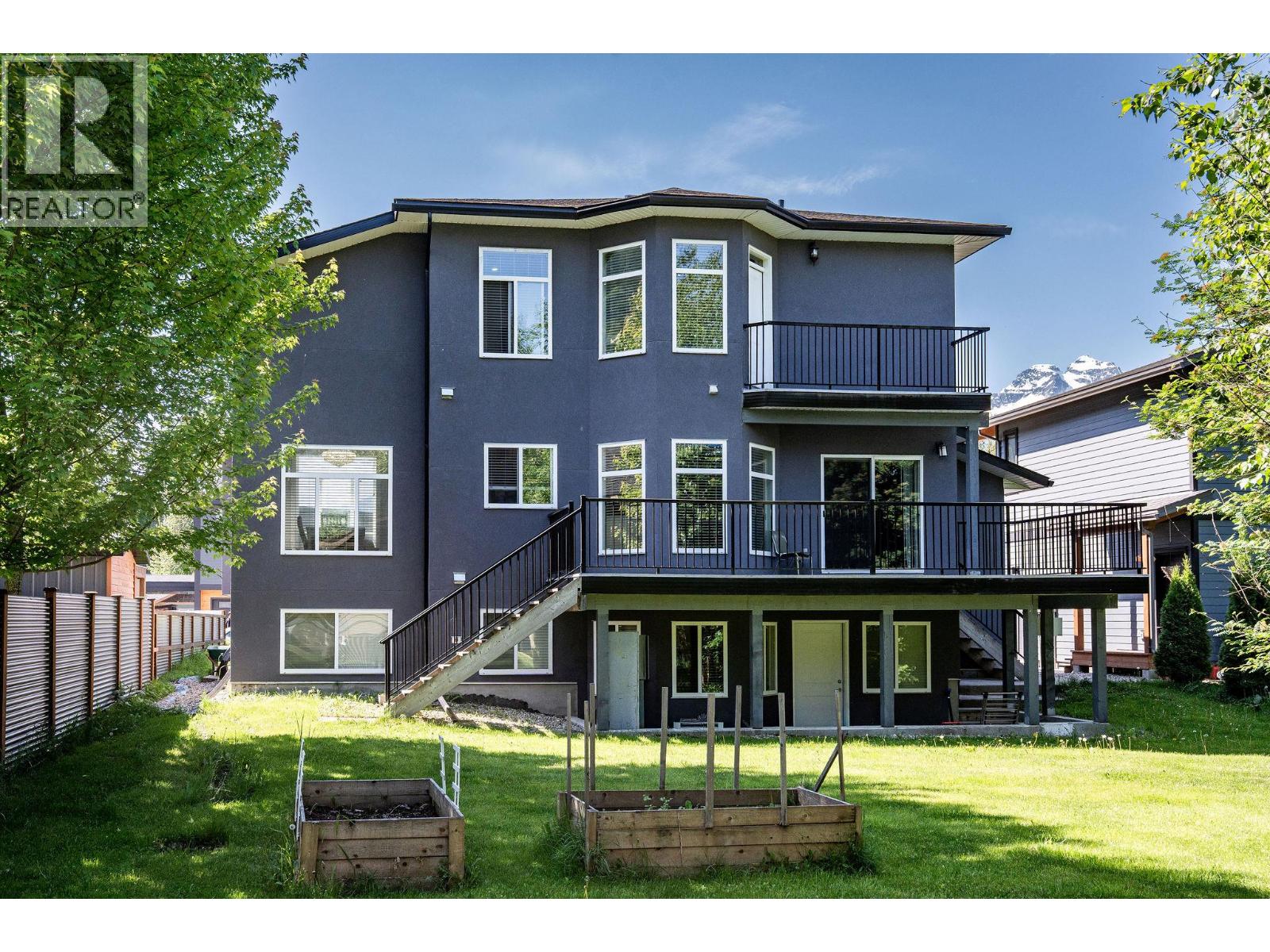 1941 Poplar Lane, Revelstoke, British Columbia  V0E 2S3 - Photo 41 - 10389025
