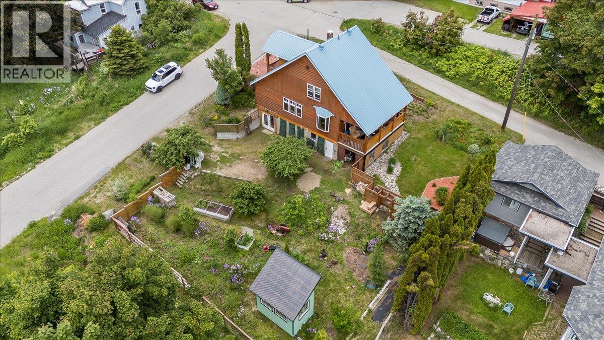 2005 Kootenay Avenue, Rossland, British Columbia  V0G 1Y0 - Photo 6 - 10390097