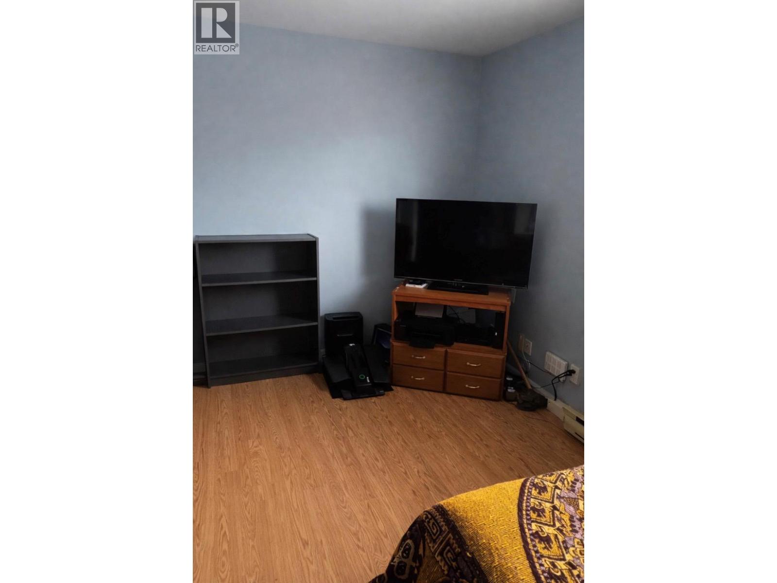 2052 Atkinson Street, Penticton, British Columbia  V2A 8H5 - Photo 11 - 10390112