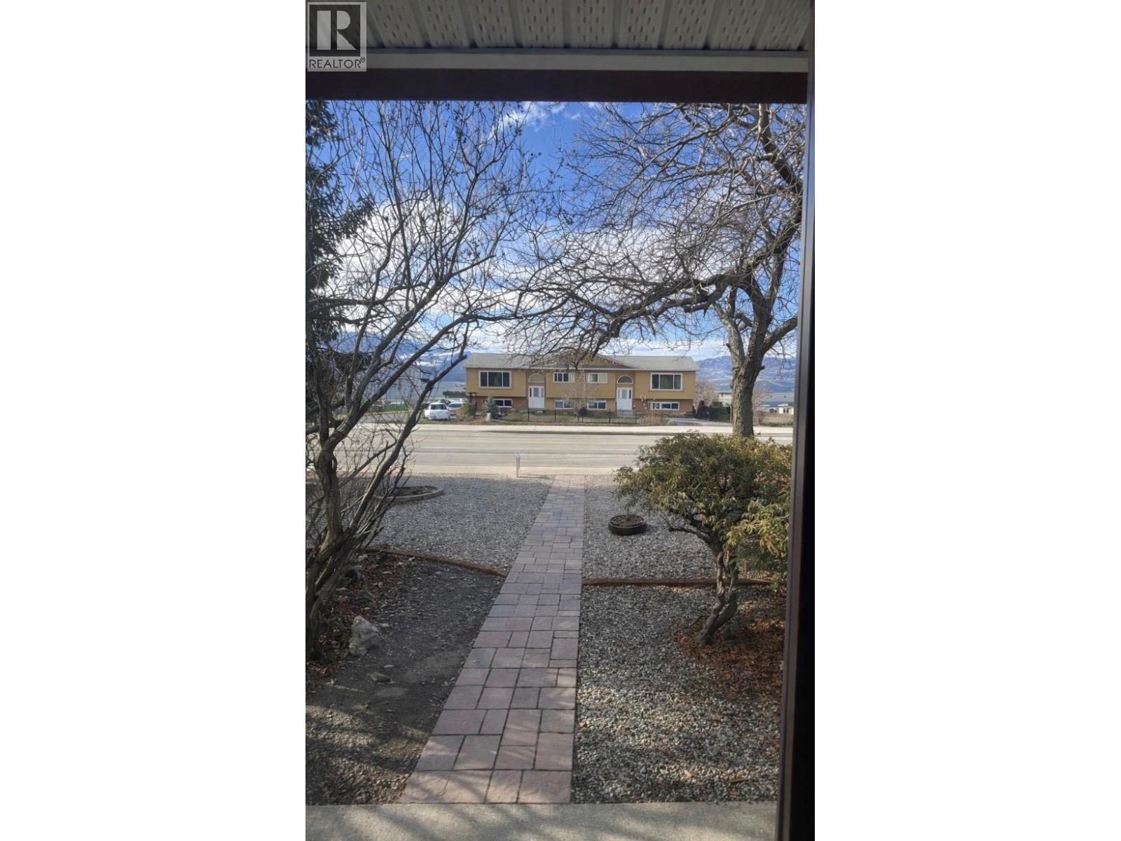 2052 Atkinson Street, Penticton, British Columbia  V2A 8H5 - Photo 12 - 10390112