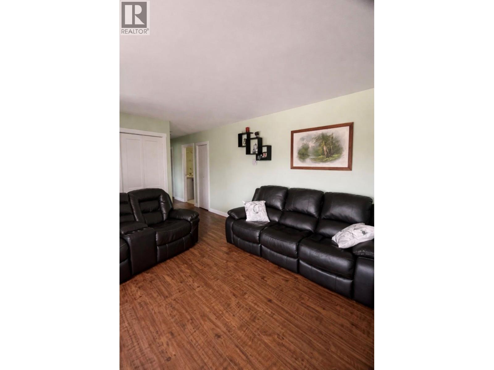 2052 Atkinson Street, Penticton, British Columbia  V2A 8H5 - Photo 14 - 10390112