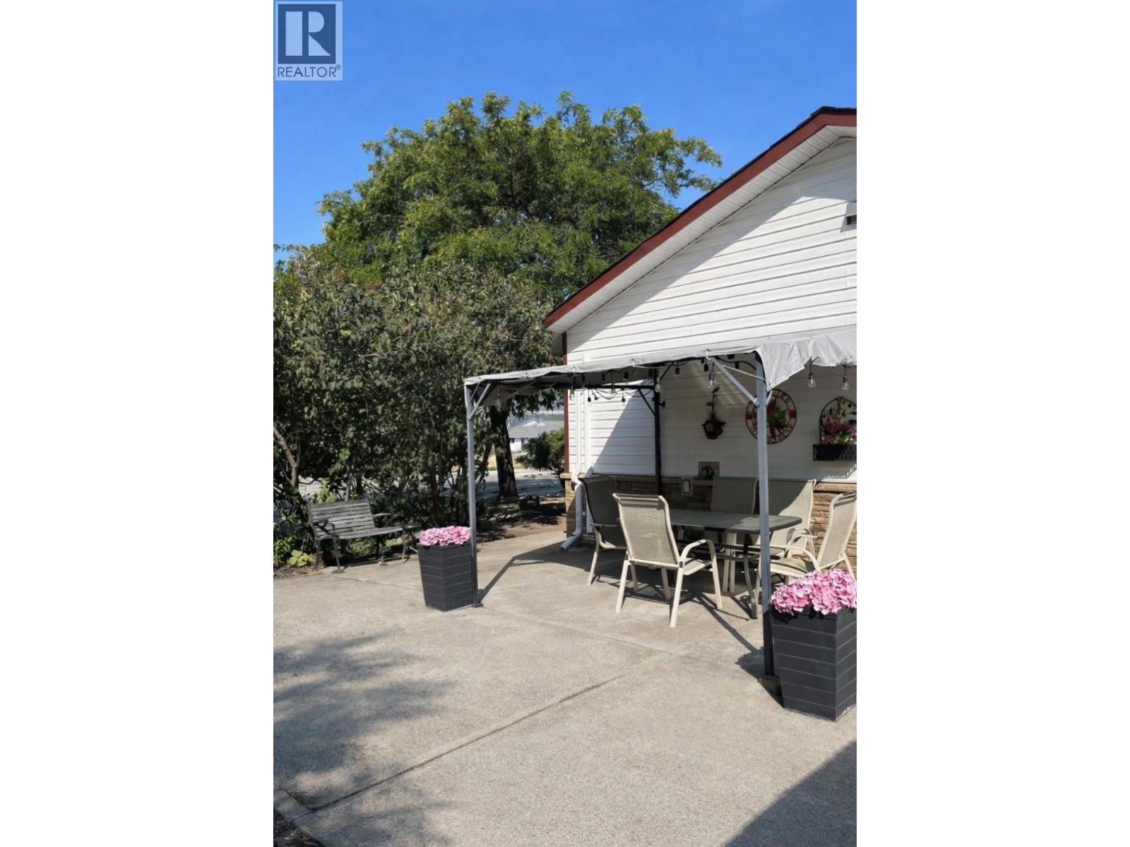 2052 Atkinson Street, Penticton, British Columbia  V2A 8H5 - Photo 22 - 10390112