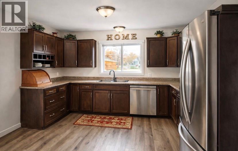 2052 Atkinson Street, Penticton, British Columbia  V2A 8H5 - Photo 7 - 10390112