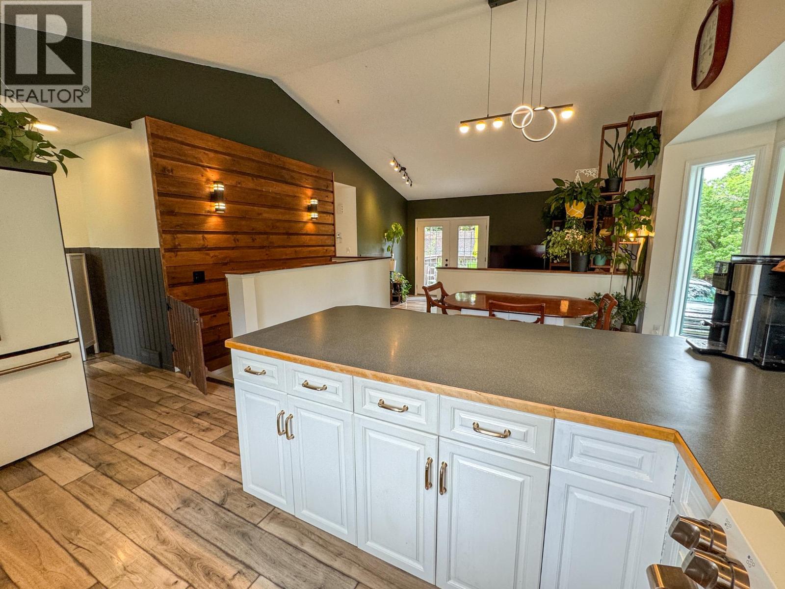 1409 10th Avenue, Invermere, British Columbia  V0A 1K0 - Photo 23 - 10390052