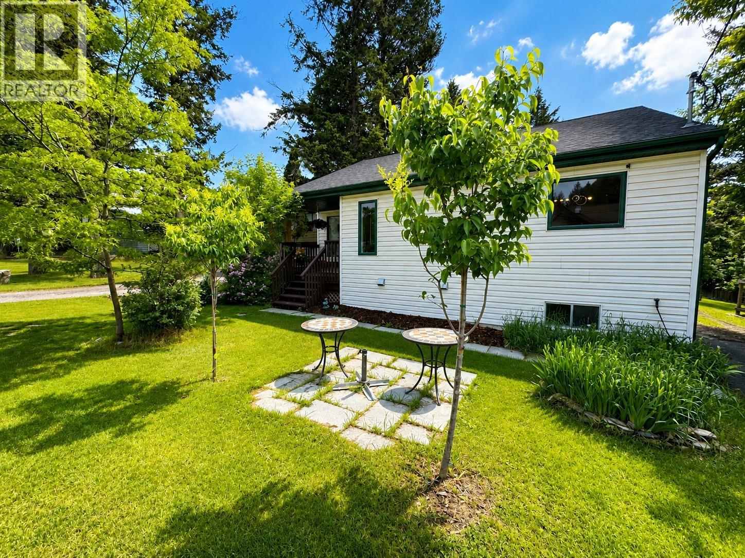 1409 10th Avenue, Invermere, British Columbia  V0A 1K0 - Photo 4 - 10390052