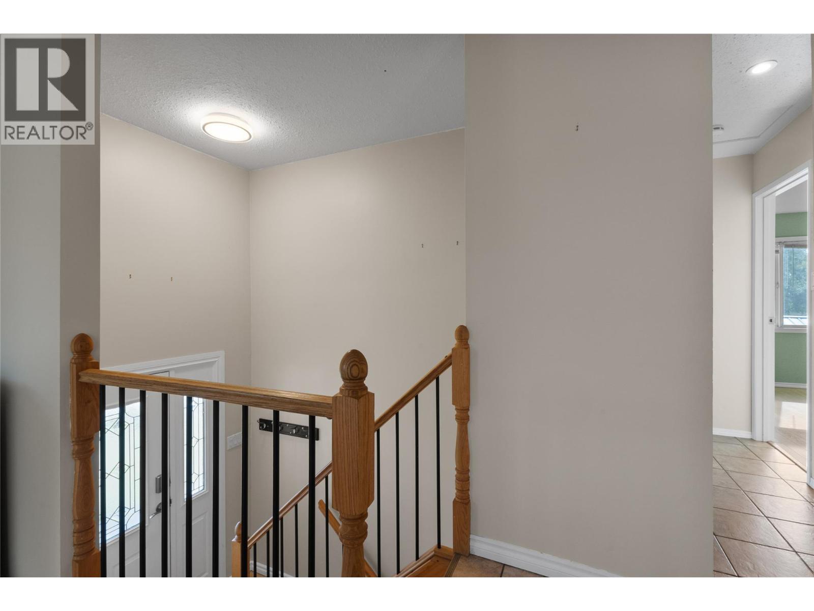 1799 Armstrong Street, Merritt, British Columbia  V1K 1E7 - Photo 4 - 10390106