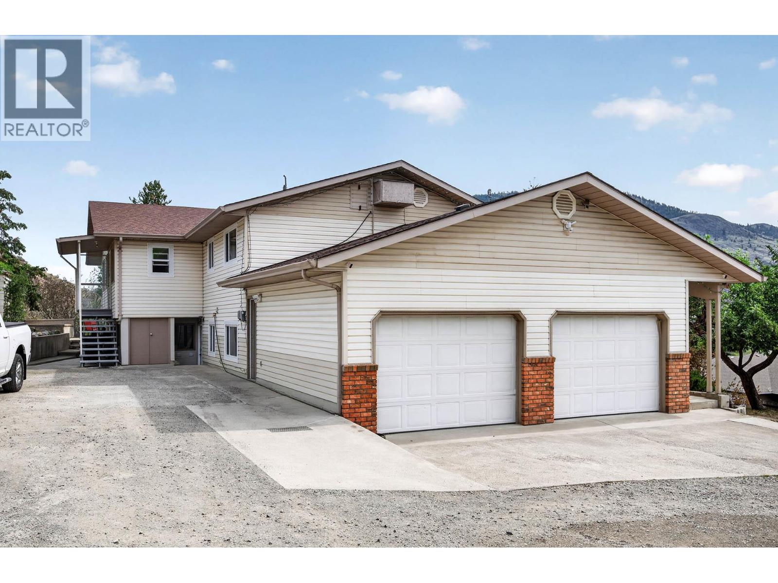 820 Anderson Terrace, Kamloops, British Columbia  V2B 6E2 - Photo 2 - 10389908