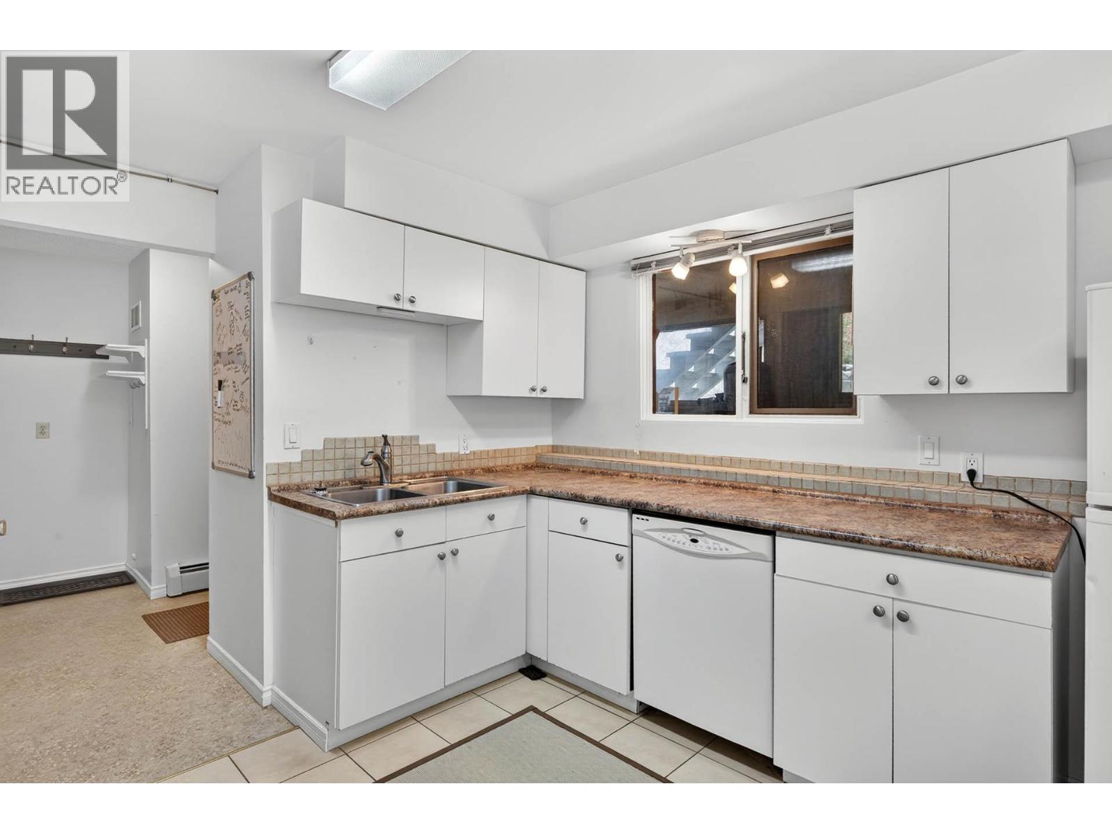 820 Anderson Terrace, Kamloops, British Columbia  V2B 6E2 - Photo 37 - 10389908