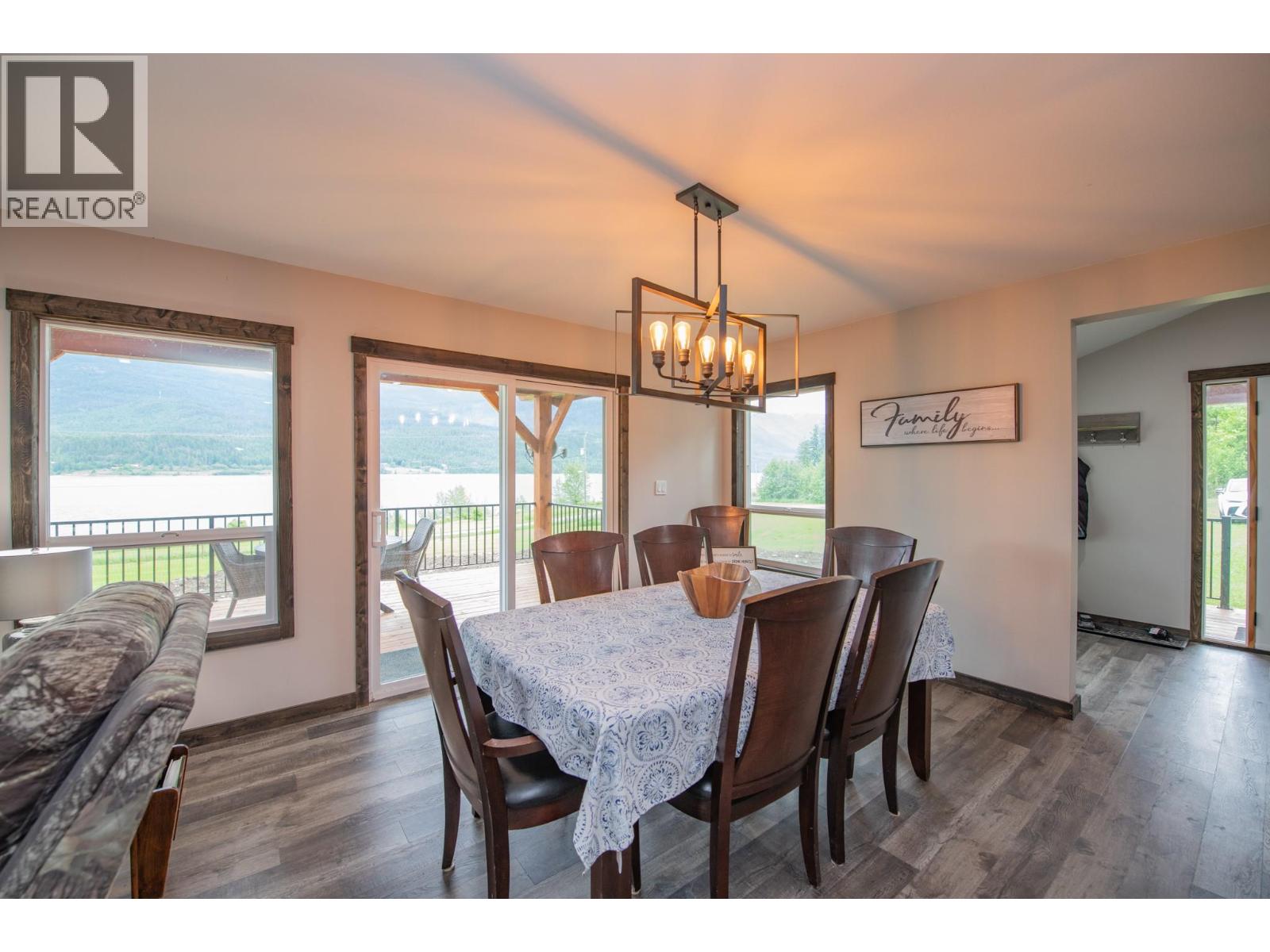 350 Lower Inonoaklin North Arm Road, Edgewood, British Columbia  V0E 1J0 - Photo 14 - 10389754