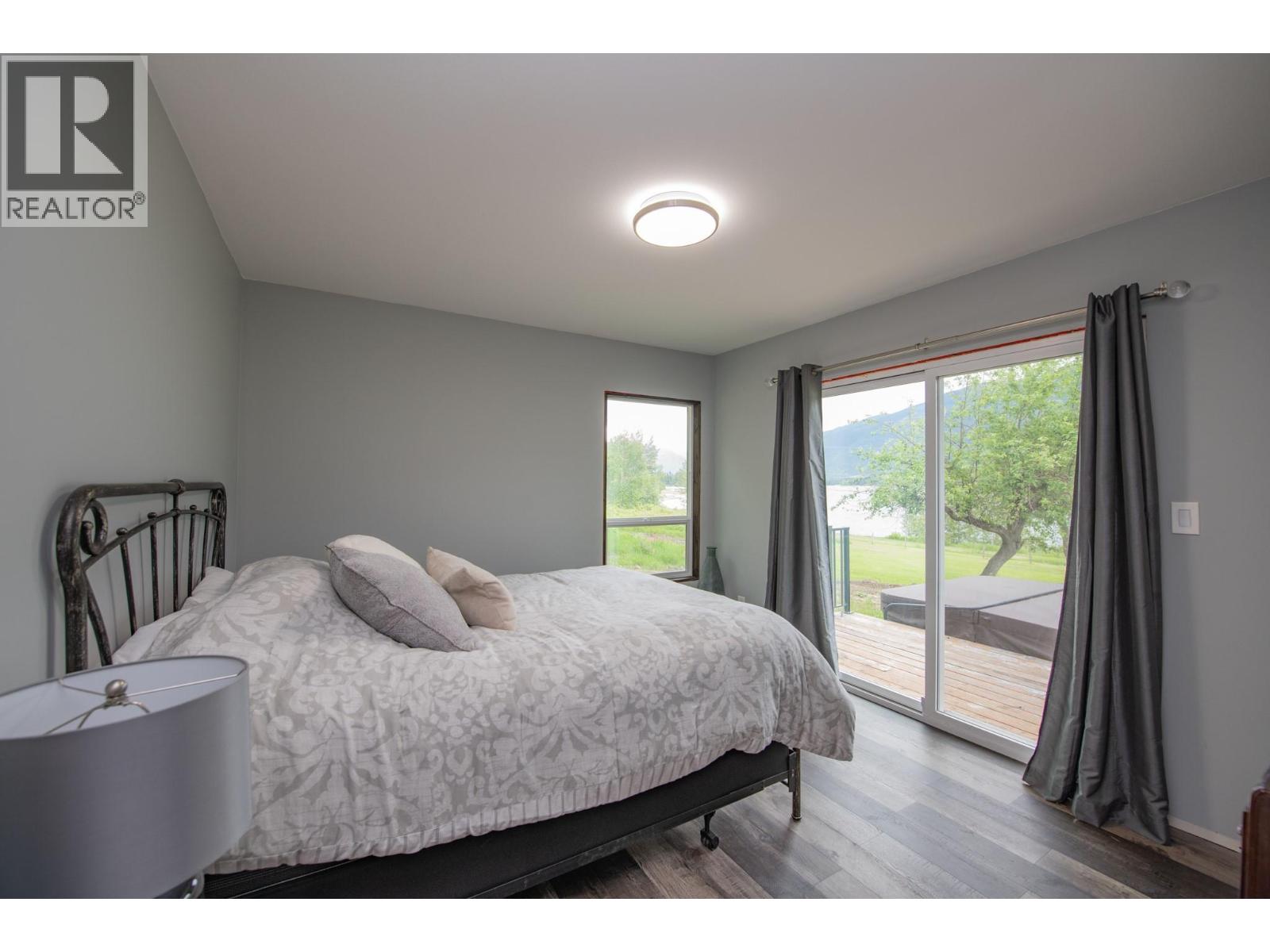 350 Lower Inonoaklin North Arm Road, Edgewood, British Columbia  V0E 1J0 - Photo 22 - 10389754