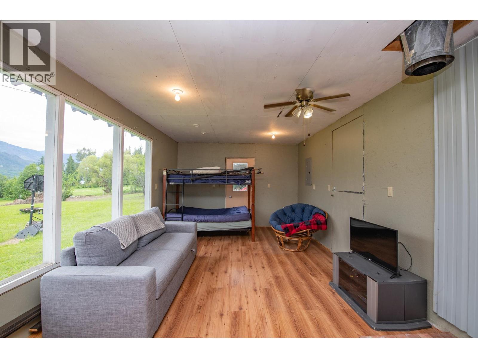 350 Lower Inonoaklin North Arm Road, Edgewood, British Columbia  V0E 1J0 - Photo 31 - 10389754