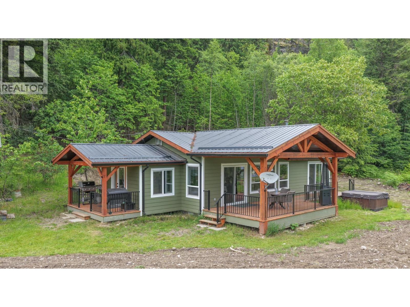 350 Lower Inonoaklin North Arm Road, Edgewood, British Columbia  V0E 1J0 - Photo 33 - 10389754