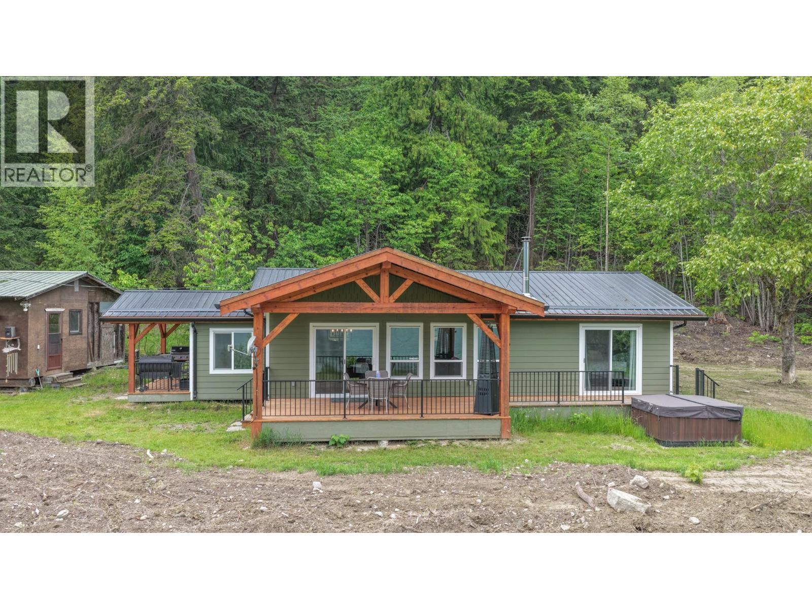 350 Lower Inonoaklin North Arm Road, Edgewood, British Columbia  V0E 1J0 - Photo 34 - 10389754