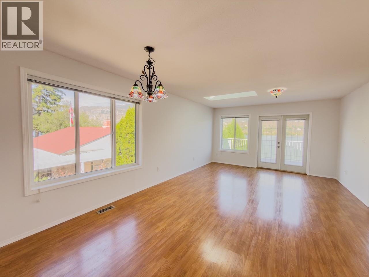 6905 Lakseide Drive, Oliver, British Columbia  V0H 1T4 - Photo 6 - 10387995