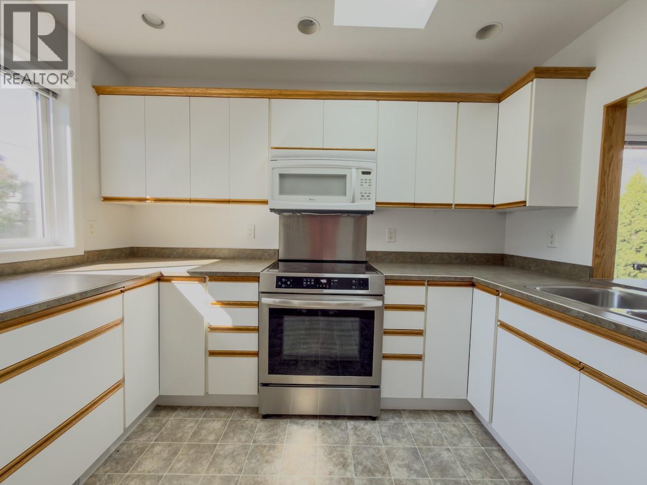 6905 Lakseide Drive, Oliver, British Columbia  V0H 1T4 - Photo 9 - 10387995