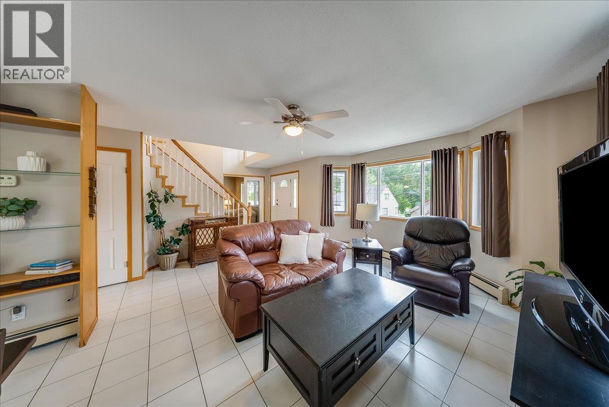 128 Colley Street, Warfield, British Columbia  V1R 2M2 - Photo 10 - 10388434
