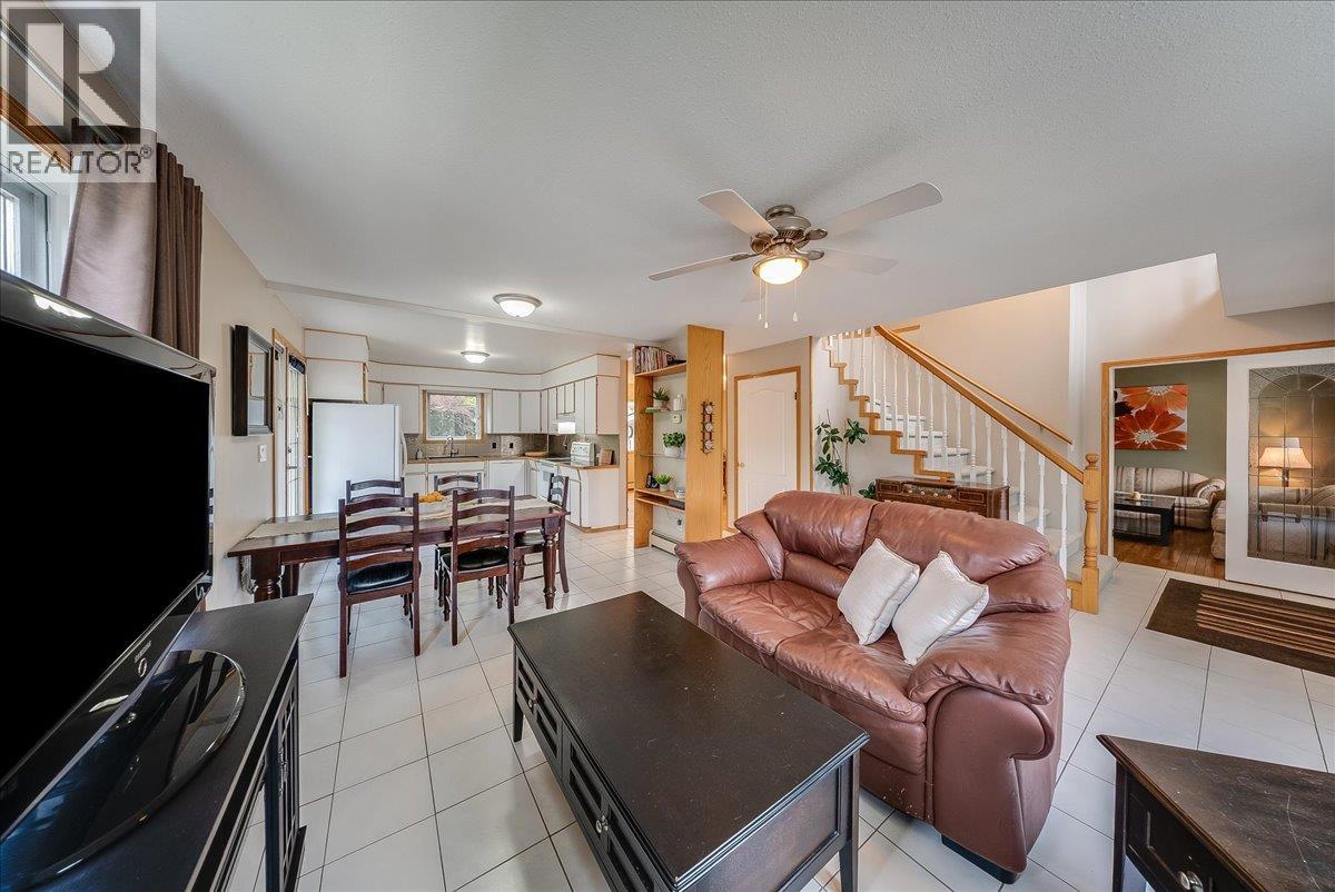 128 Colley Street, Warfield, British Columbia  V1R 2M2 - Photo 11 - 10388434