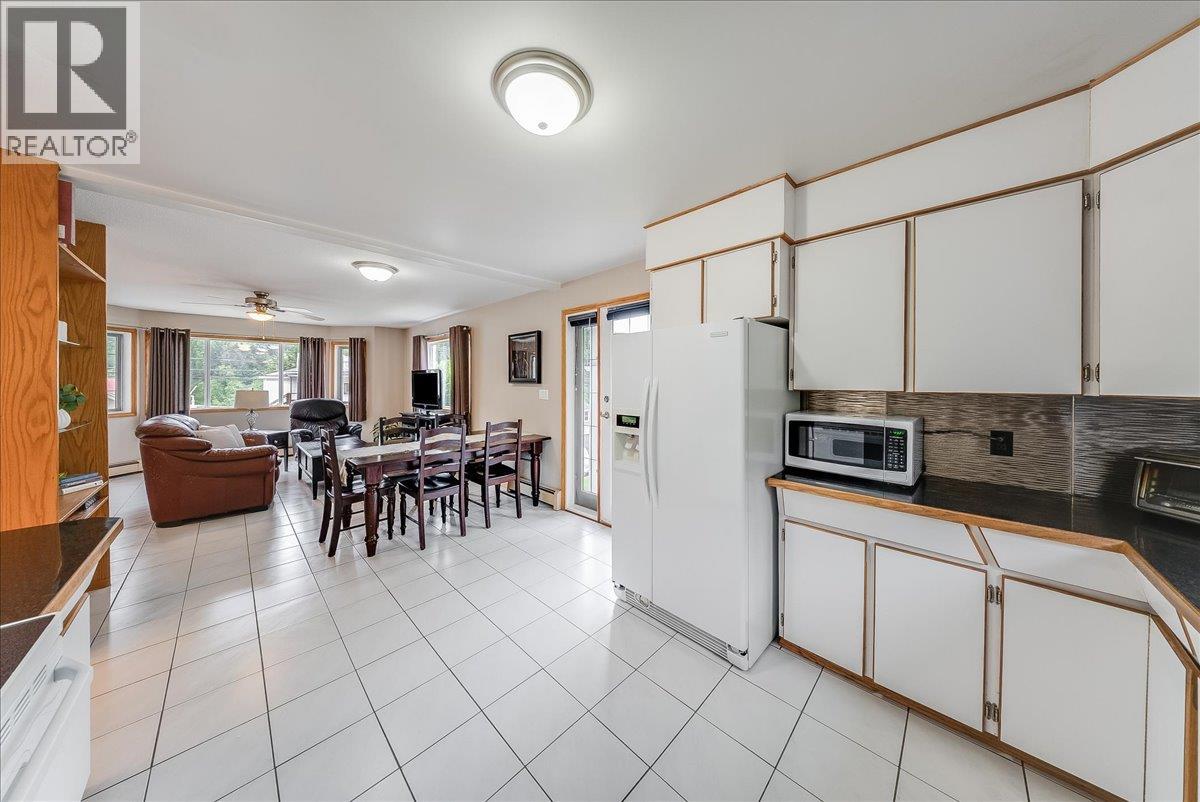 128 Colley Street, Warfield, British Columbia  V1R 2M2 - Photo 15 - 10388434