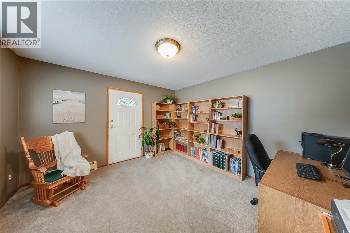 128 Colley Street, Warfield, British Columbia  V1R 2M2 - Photo 19 - 10388434