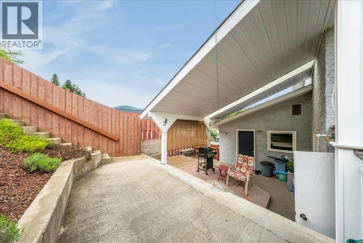 128 Colley Street, Warfield, British Columbia  V1R 2M2 - Photo 35 - 10388434