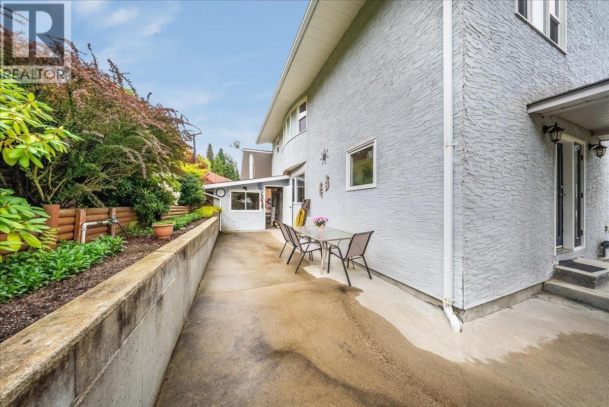 128 Colley Street, Warfield, British Columbia  V1R 2M2 - Photo 6 - 10388434