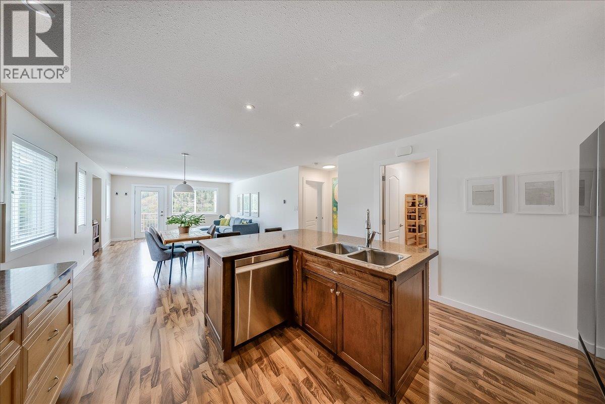 1214 Heather Place, Trail, British Columbia  V1R 4Y2 - Photo 11 - 10389869