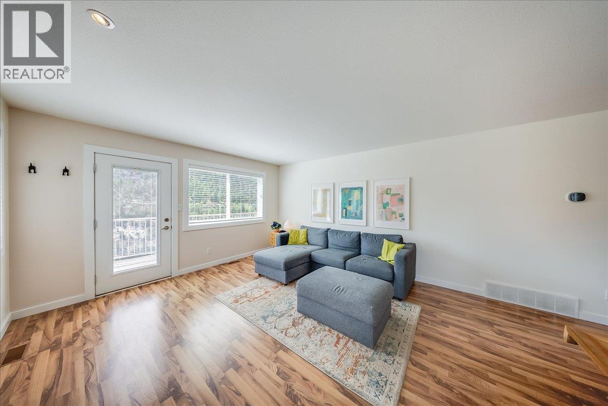 1214 Heather Place, Trail, British Columbia  V1R 4Y2 - Photo 14 - 10389869