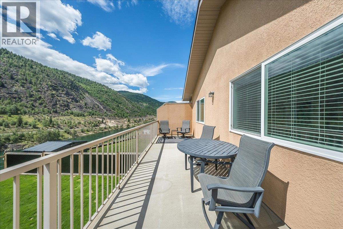 1214 Heather Place, Trail, British Columbia  V1R 4Y2 - Photo 19 - 10389869