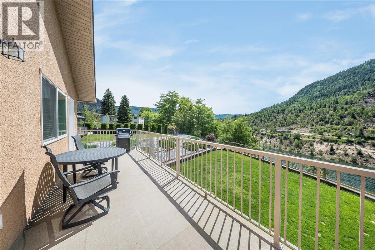 1214 Heather Place, Trail, British Columbia  V1R 4Y2 - Photo 20 - 10389869