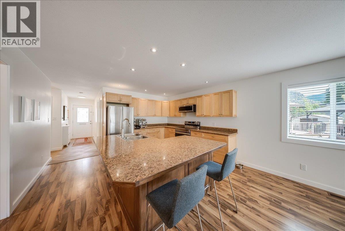 1214 Heather Place, Trail, British Columbia  V1R 4Y2 - Photo 6 - 10389869