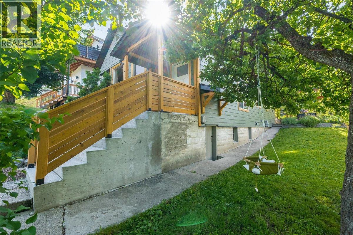 720 Latimer Street, Nelson, British Columbia  V1L 4V4 - Photo 3 - 10389936