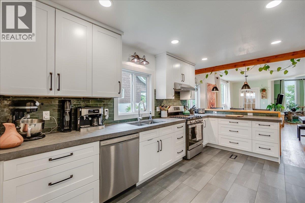 720 Latimer Street, Nelson, British Columbia  V1L 4V4 - Photo 8 - 10389936