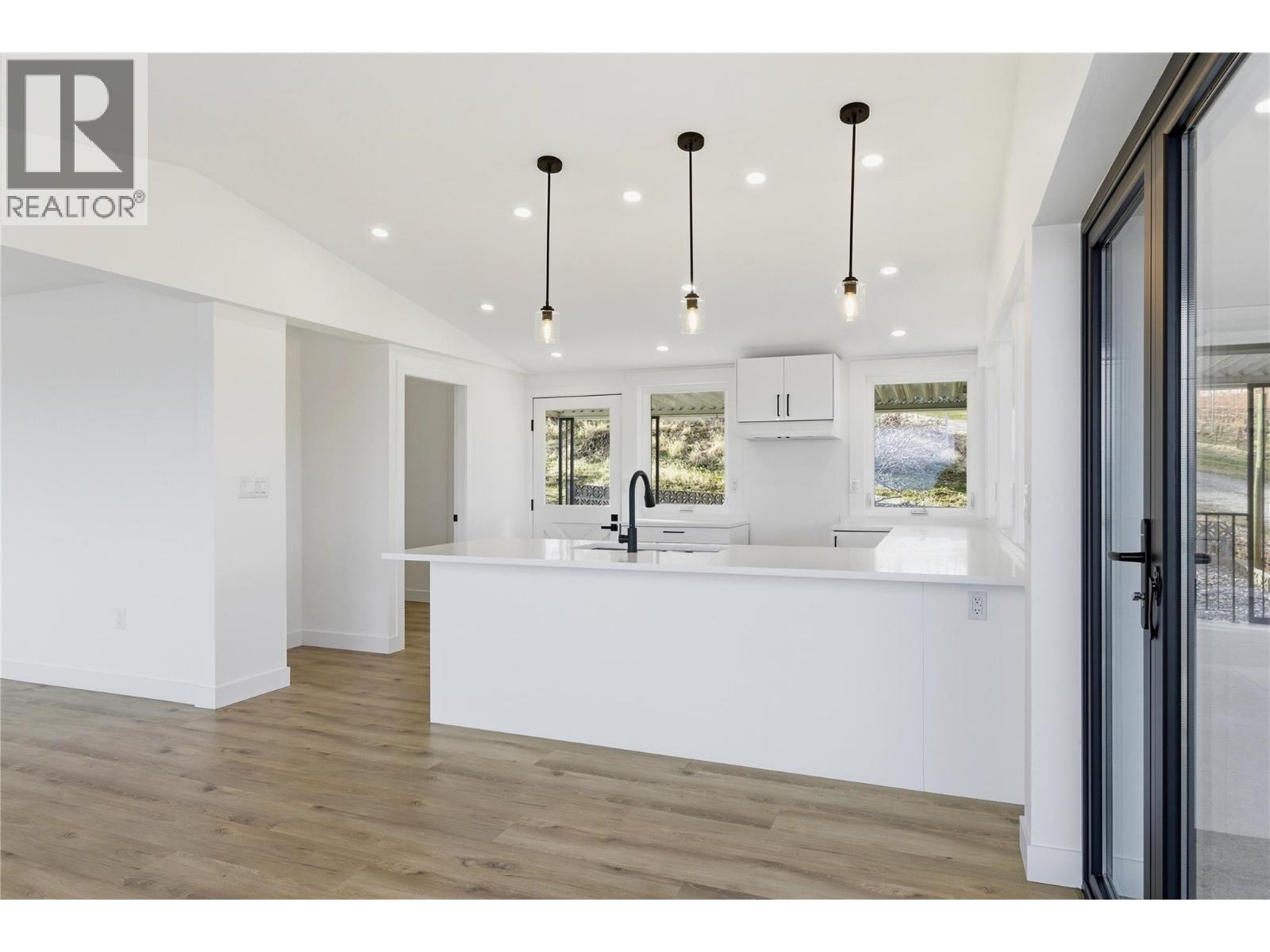 3906 Harding Road, West Kelowna, British Columbia  V4T 2J9 - Photo 9 - 10388134